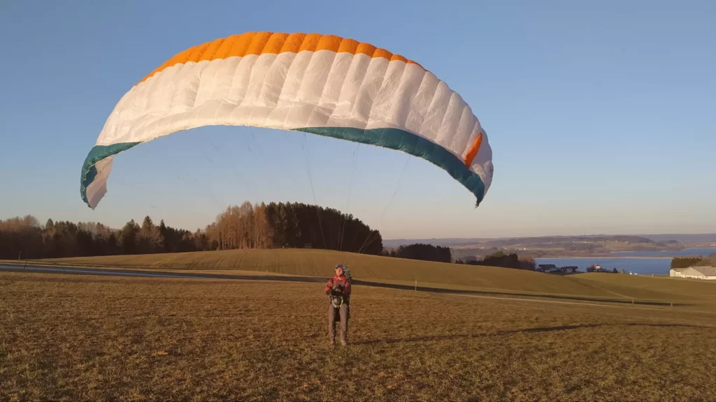 Groundhandling im Fluggebiet Gaisberg